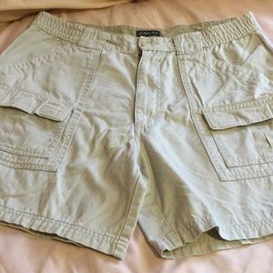 ST JOHN'S BAY SHORTS FOR MEN - size 34